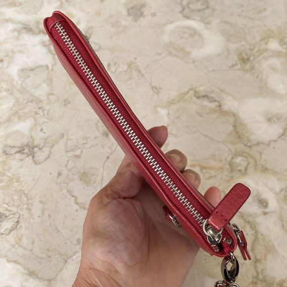 NWOT Danier Leather Wristlet Wallet Red - Picture 9 of 11